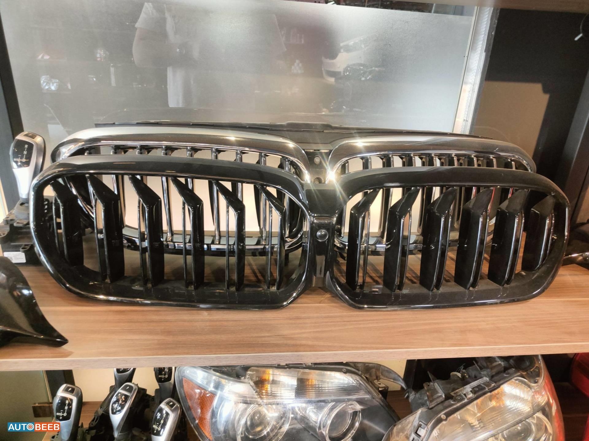Body  Grilles BMW 530