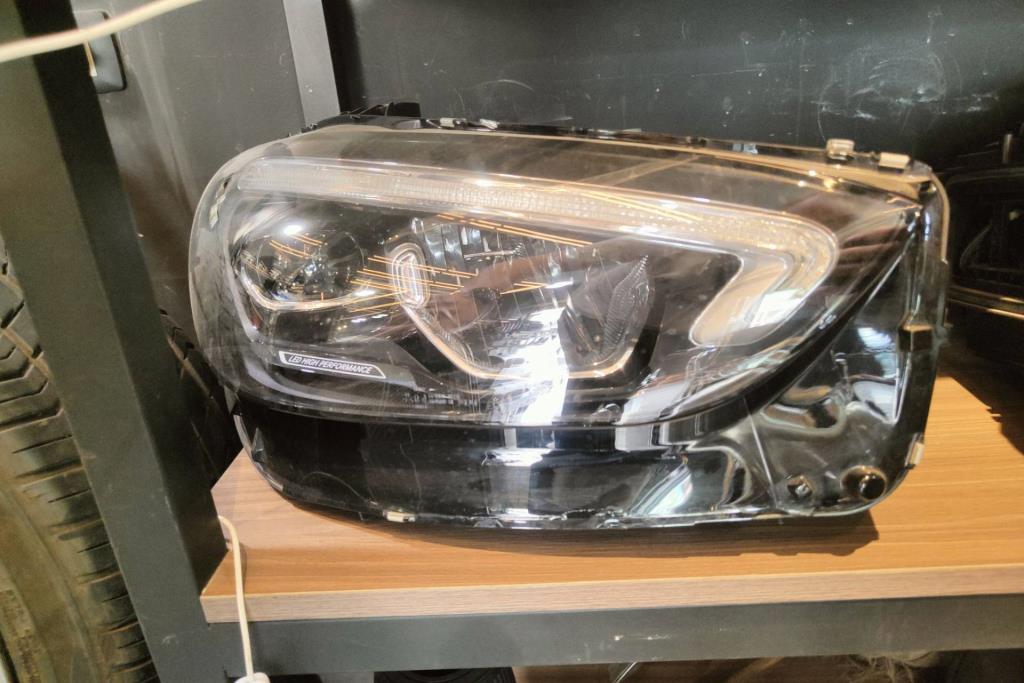 Lights Front light Mercedes Benz C200