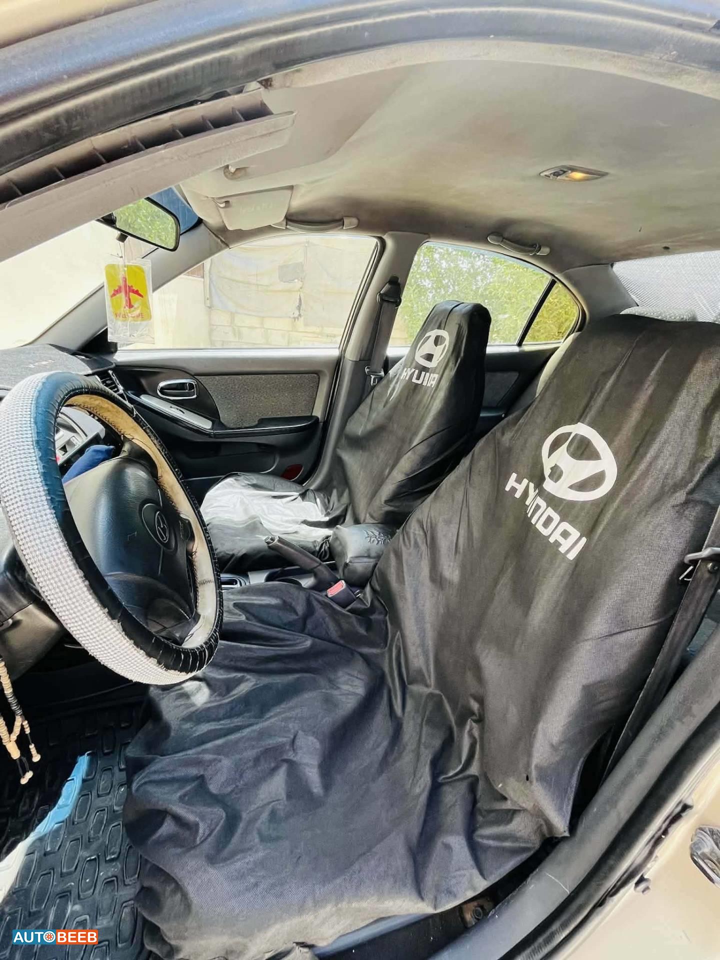 Hyundai Elantra 2003