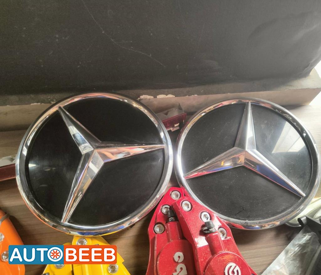 Body  Emblems Mercedes Benz 