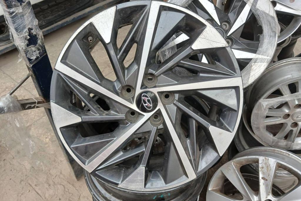  Wheel and Rims  