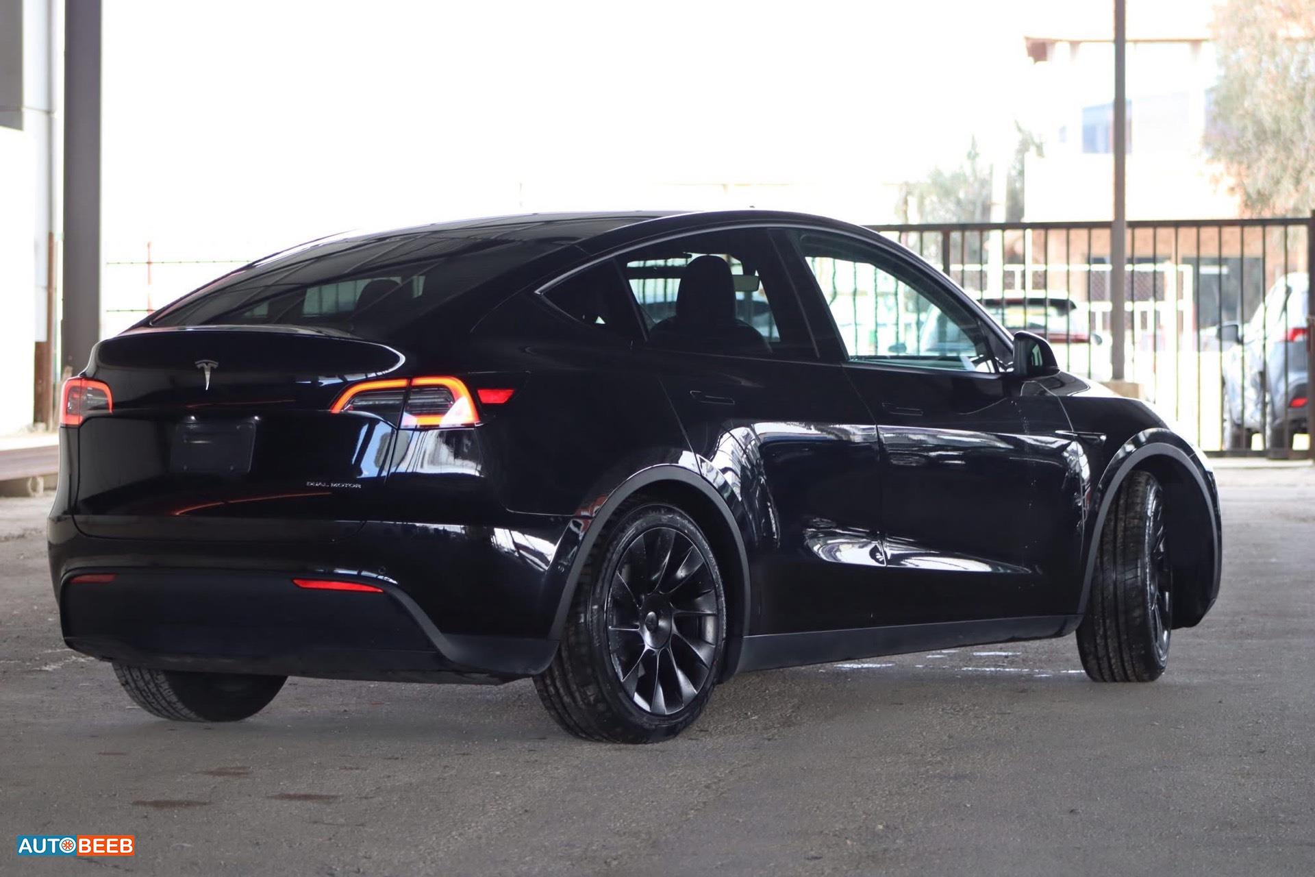 Tesla Y 2021