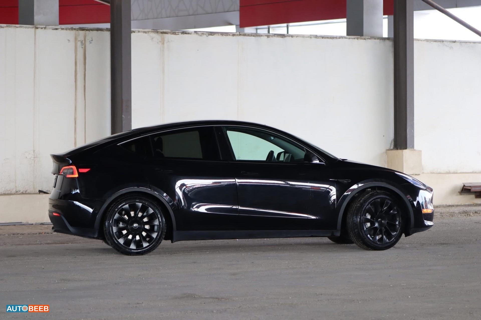 Tesla Y 2021
