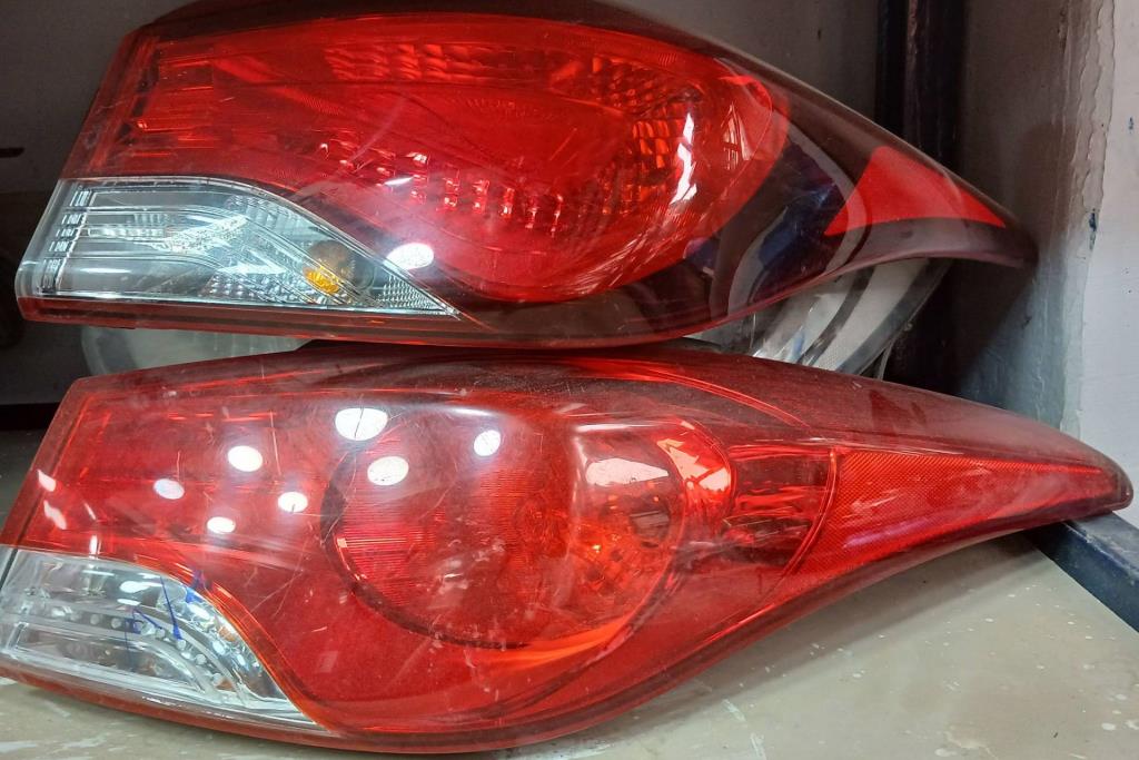 فوانيس خلفي ام دي 2012 2013 2014 2015 2016
