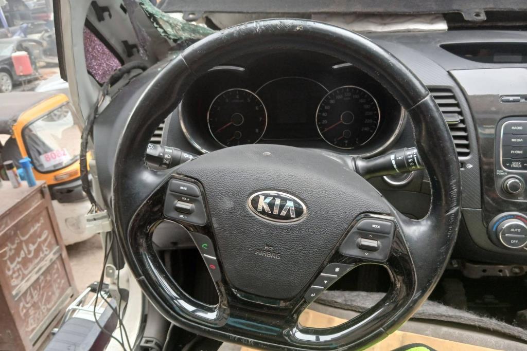 Cabin  Steering Wheel KIA 