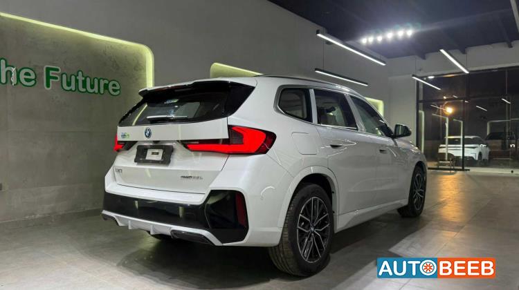 بي ام دبليو iX1 2026