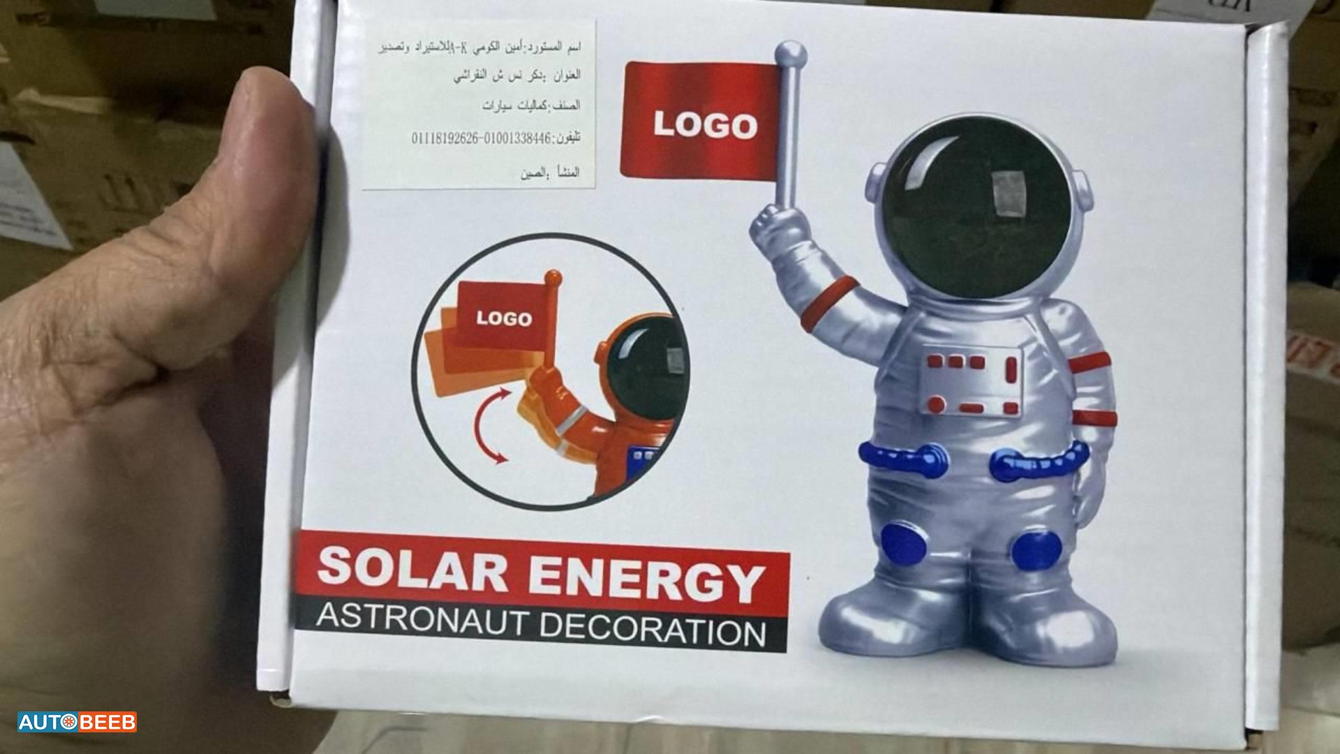 راجل فضاء طاقه شمسيه 