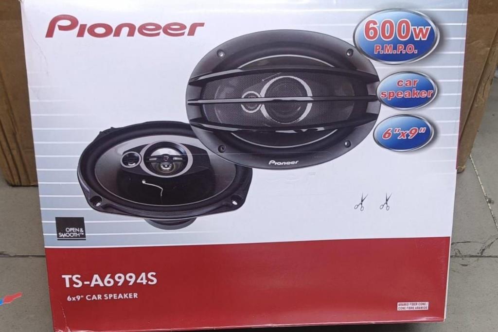 سماعات بايونير 600 وات 