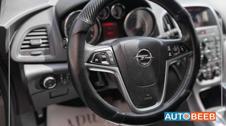 Opel Astra 2021