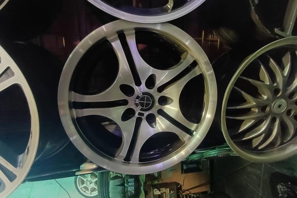  Wheel and Rims  