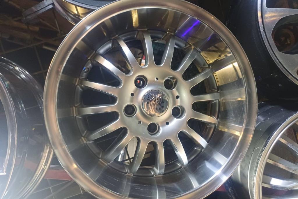  Wheel and Rims  