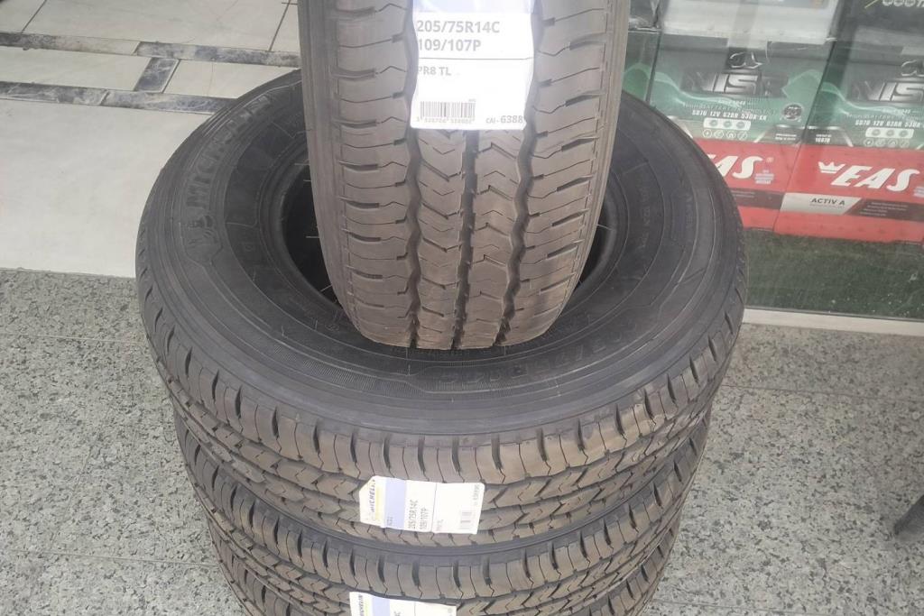  Tyers and Rims Toyota 