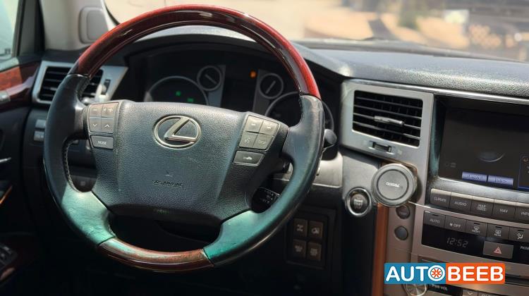لكزس LX570 2013