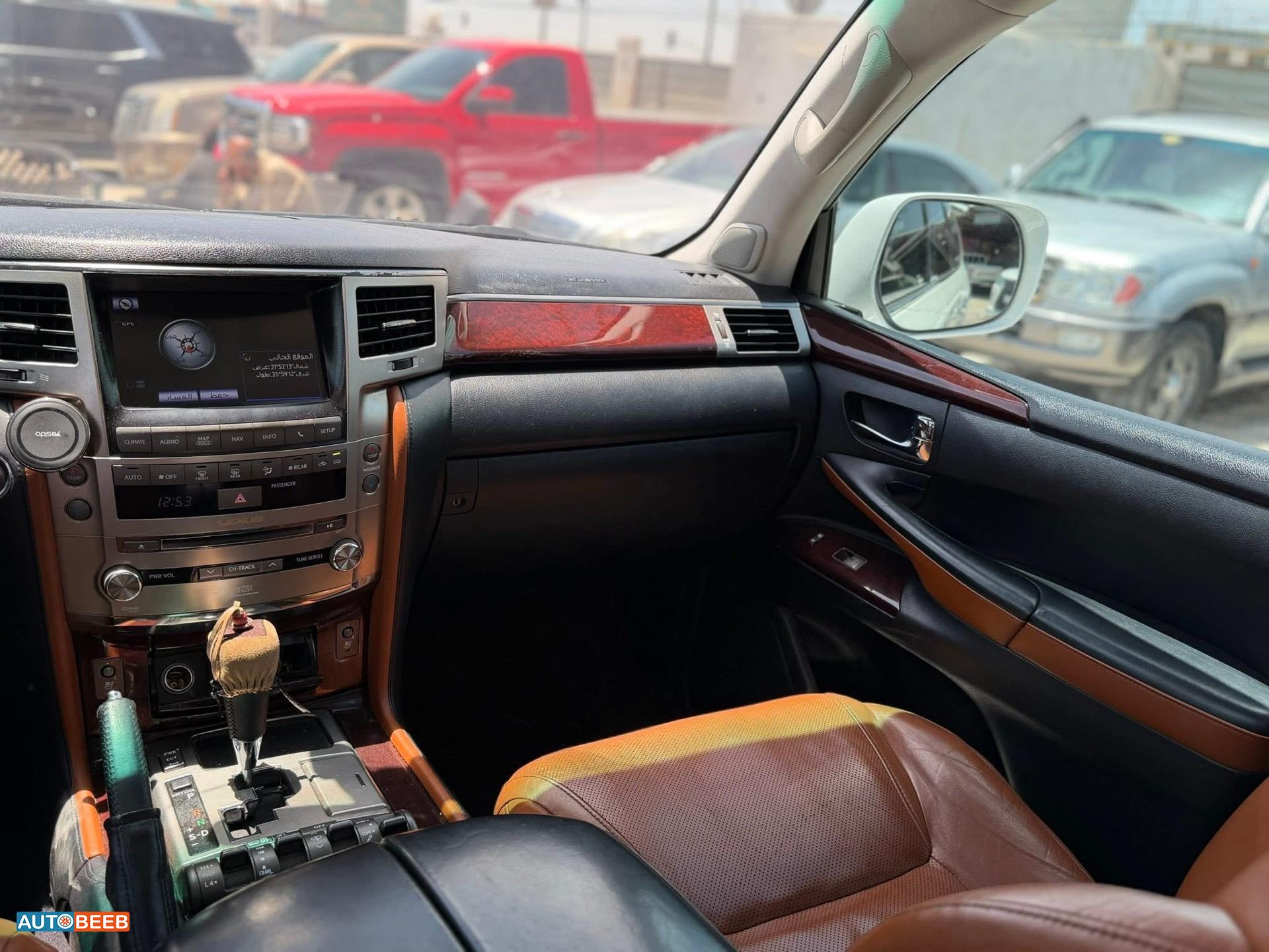 لكزس LX570 2013