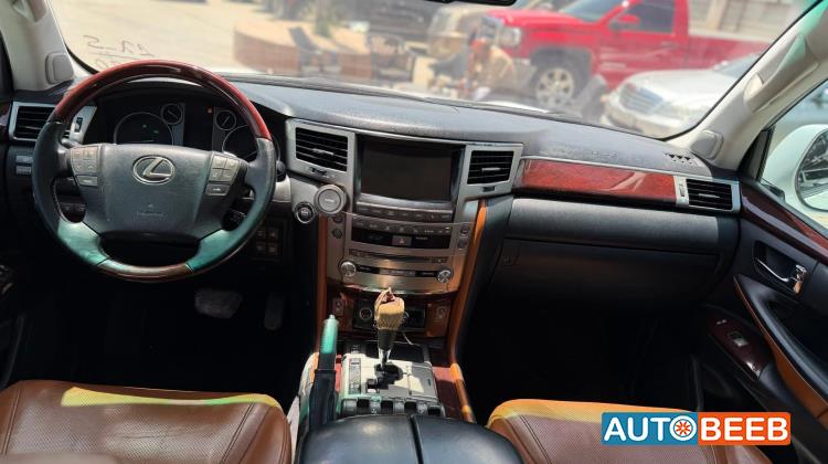 لكزس LX570 2013