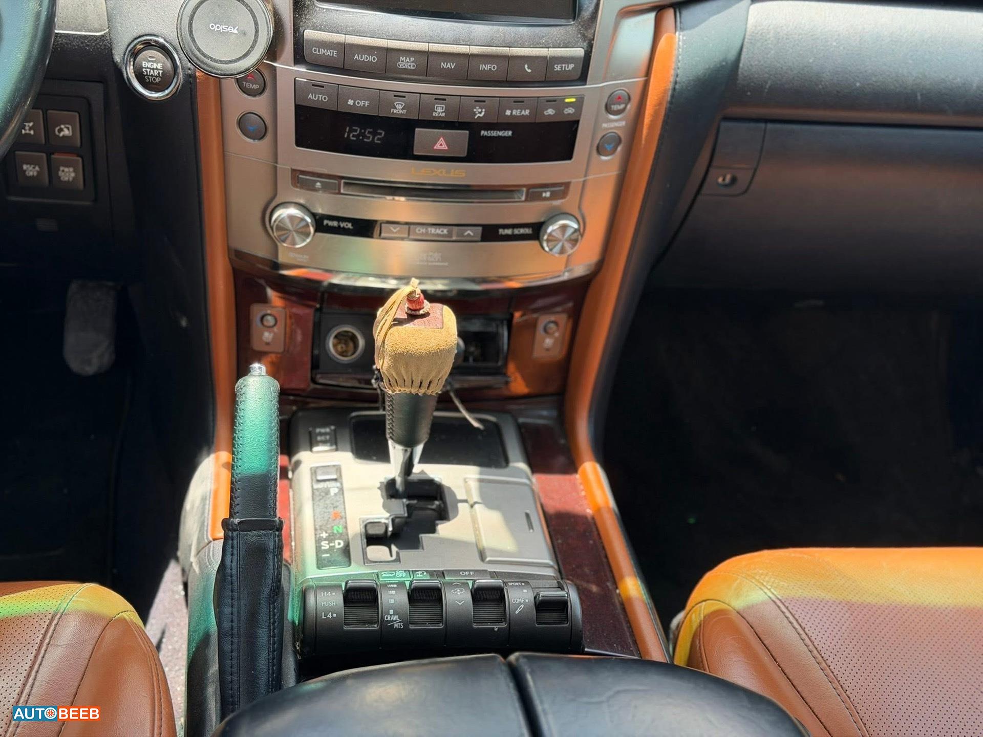 لكزس LX570 2013