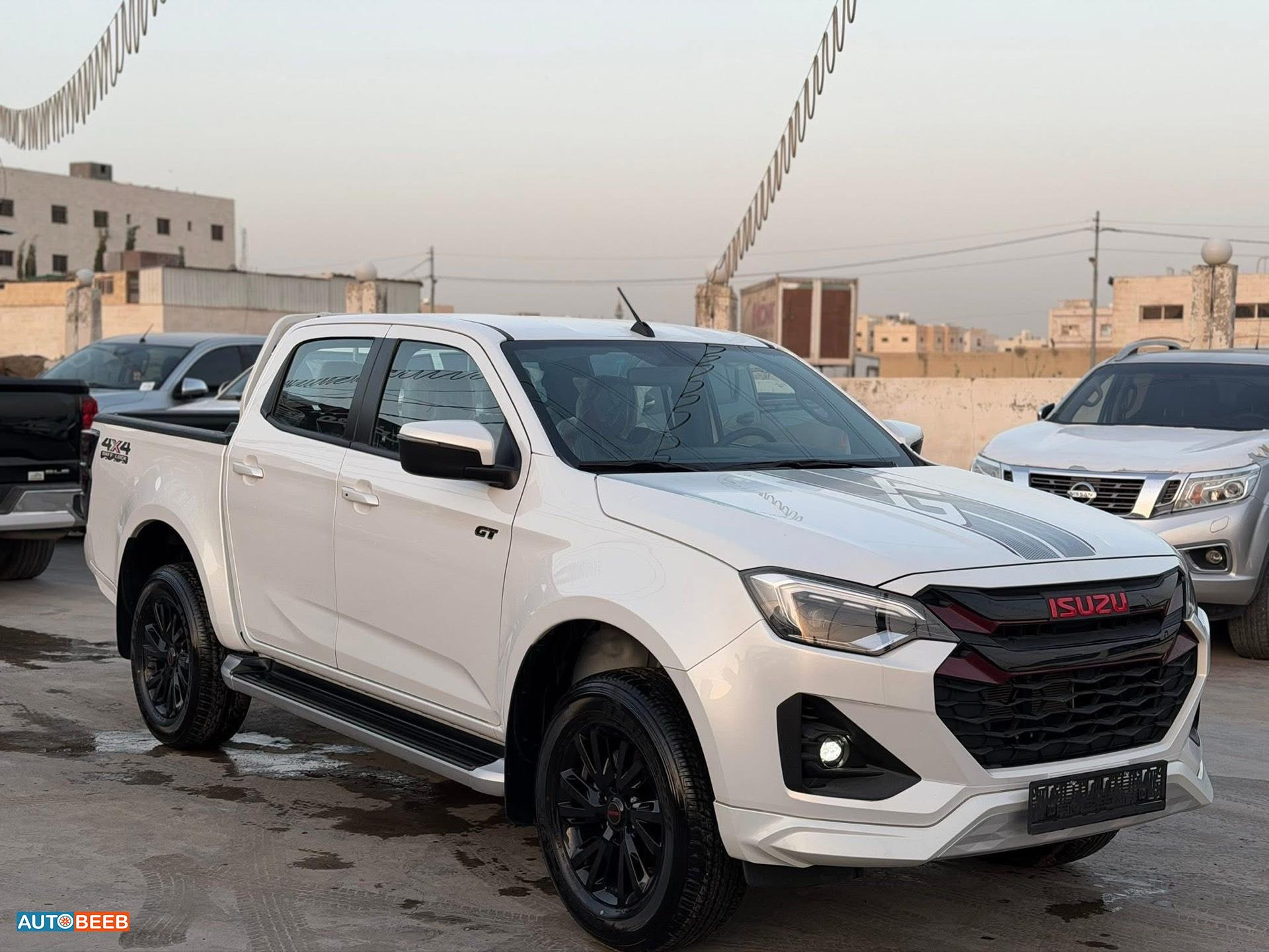 ايسوزو دي ماكس 2025