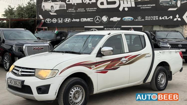 ميتسوبيشي L200 2015