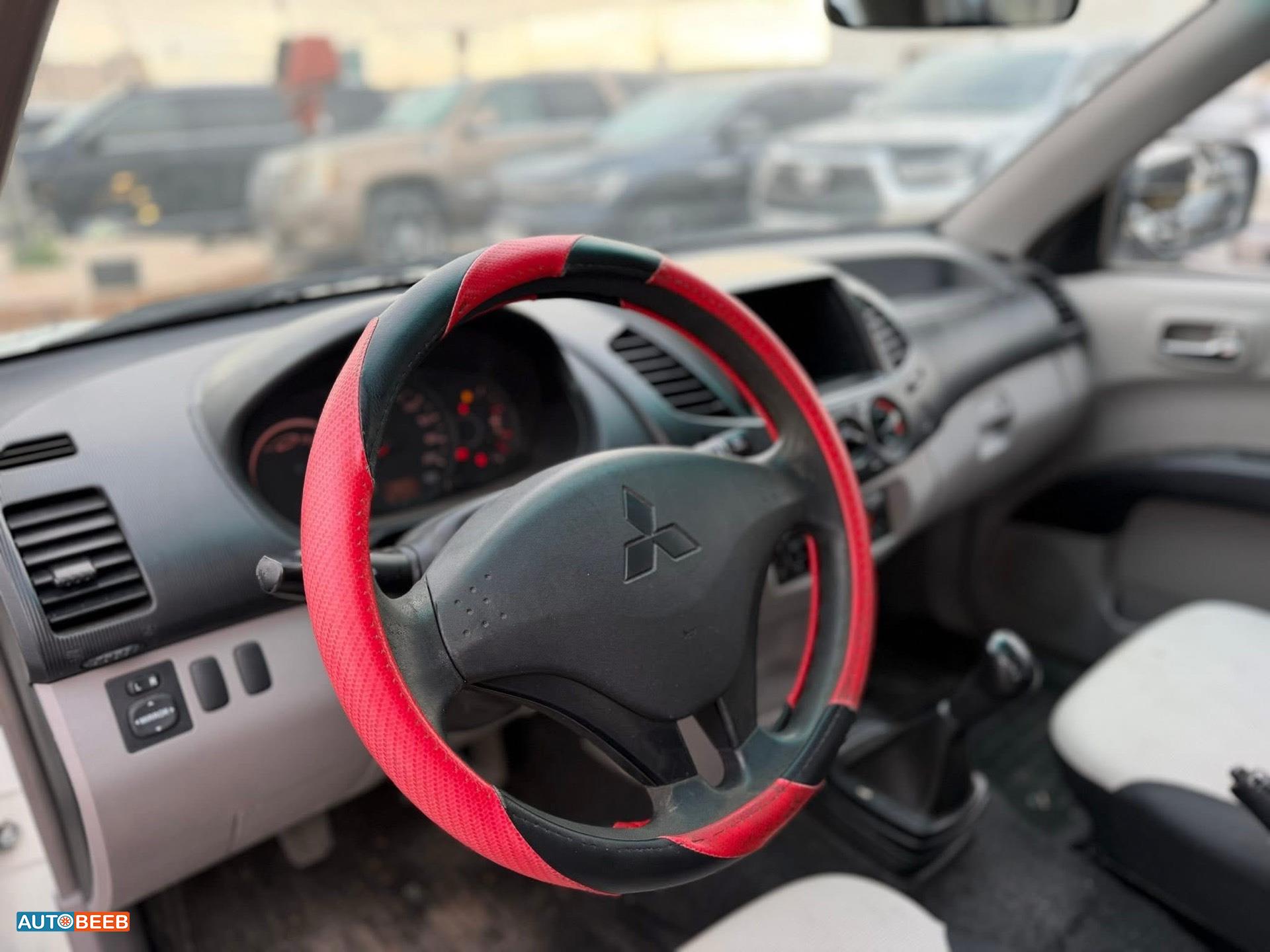 ميتسوبيشي L200 2015