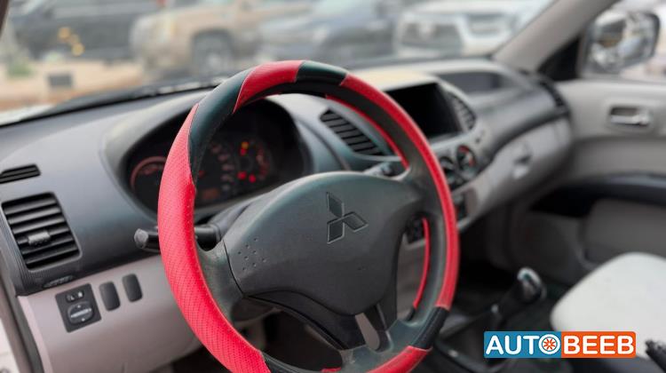 ميتسوبيشي L200 2015