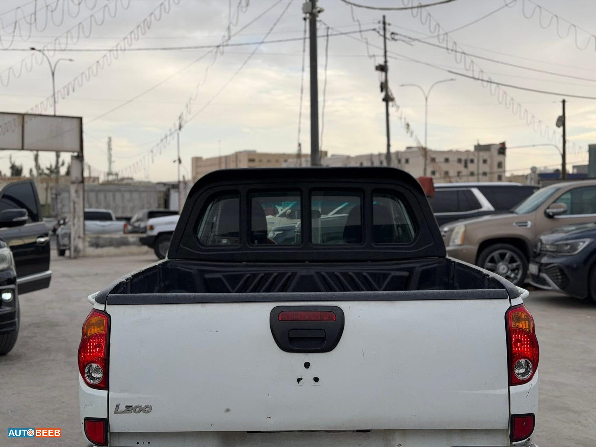 ميتسوبيشي L200 2015