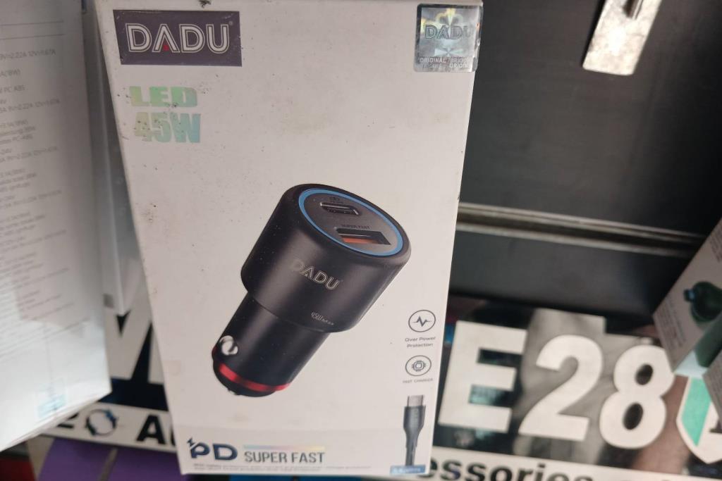 شاحن سياره دادو 