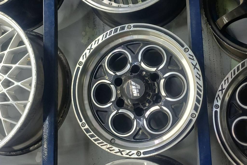  Wheel and Rims  