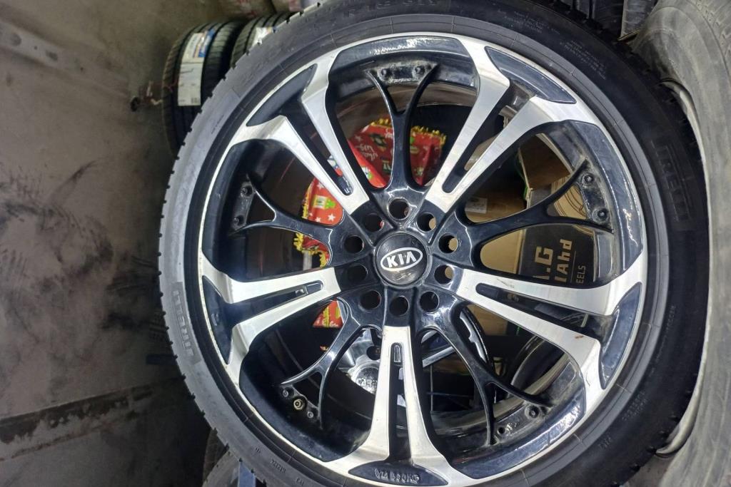  Wheel and Rims  