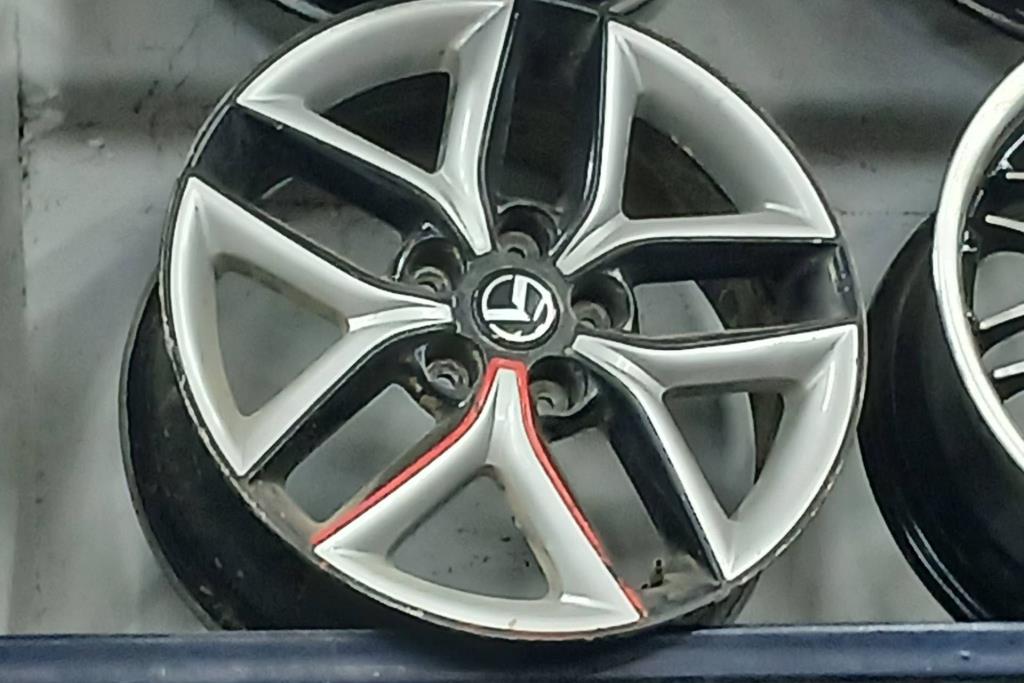  Wheel and Rims  