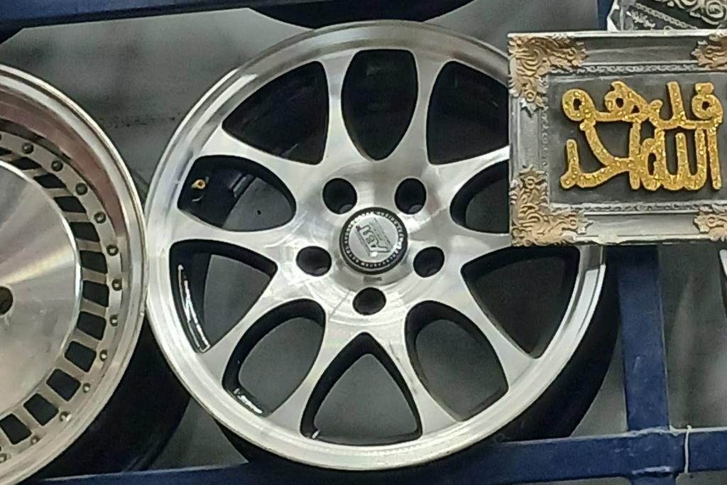  Wheel and Rims  