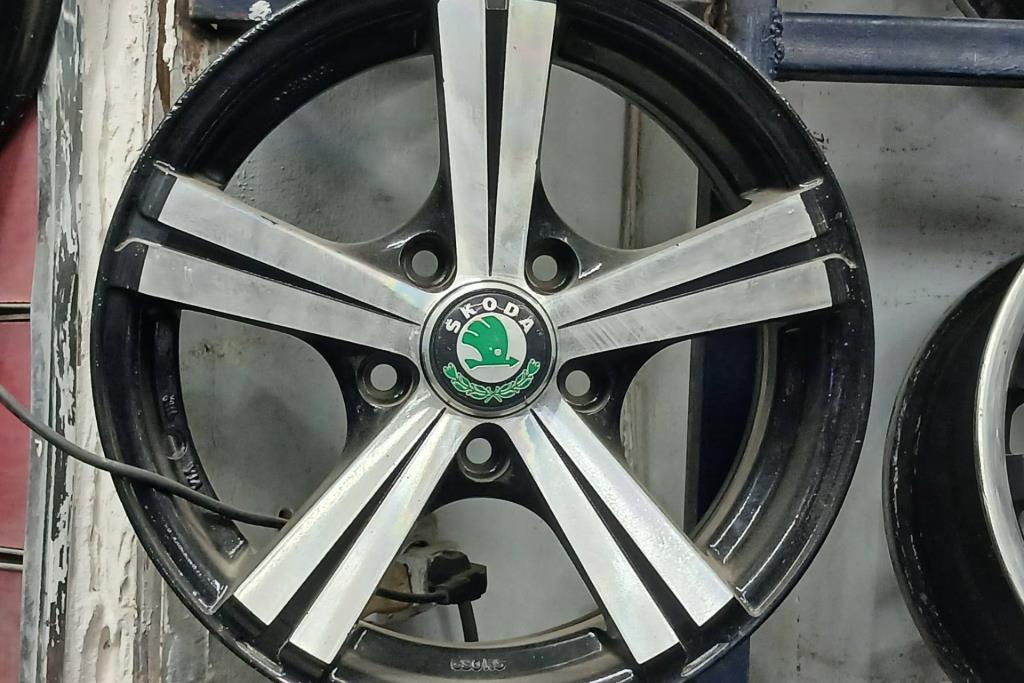  Wheel and Rims  