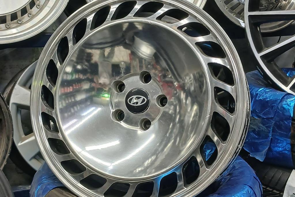  Wheel and Rims  