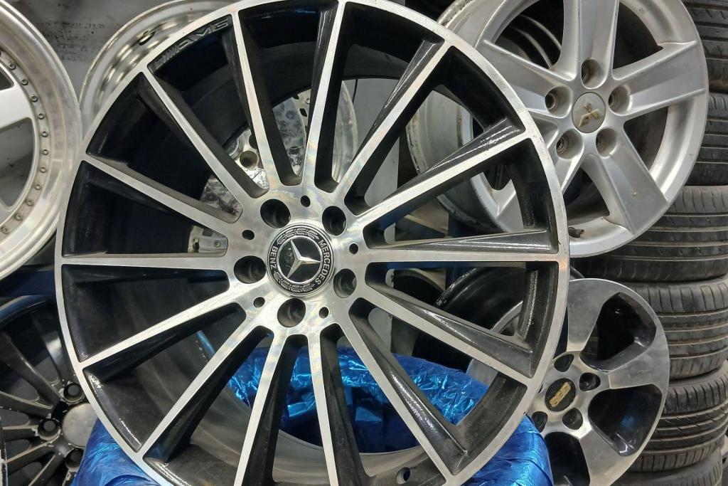  Wheel and Rims  