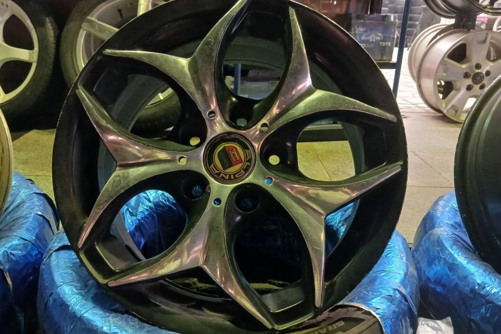  Wheel and Rims  