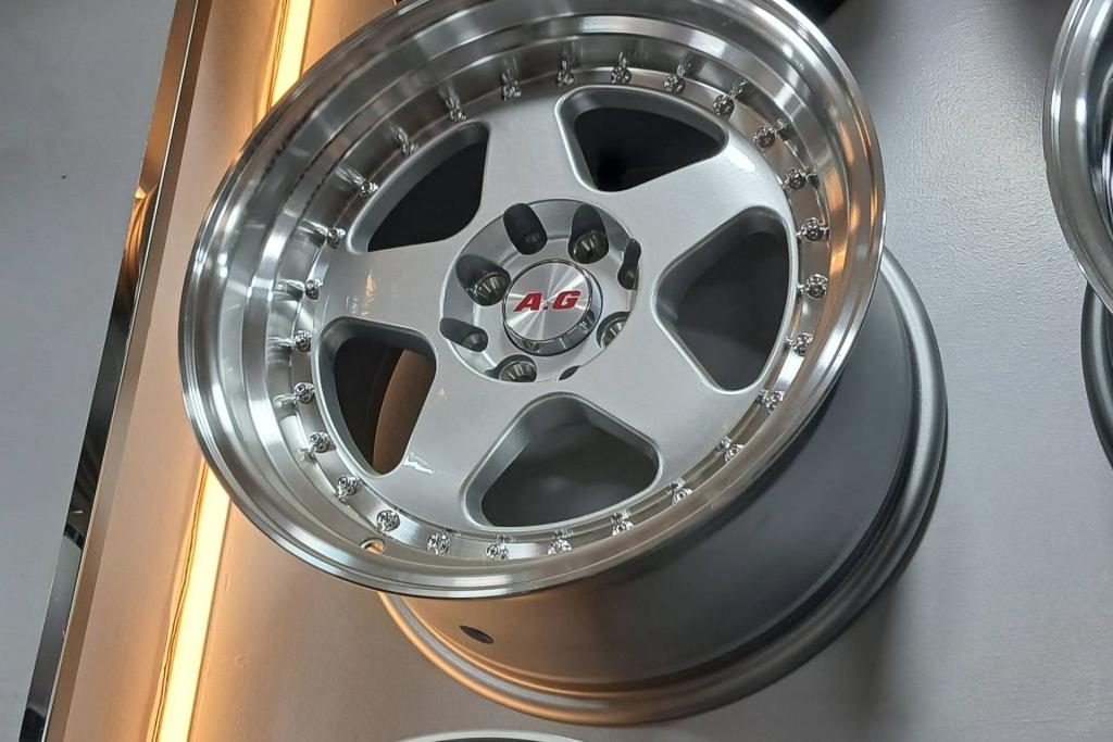  Wheel and Rims  