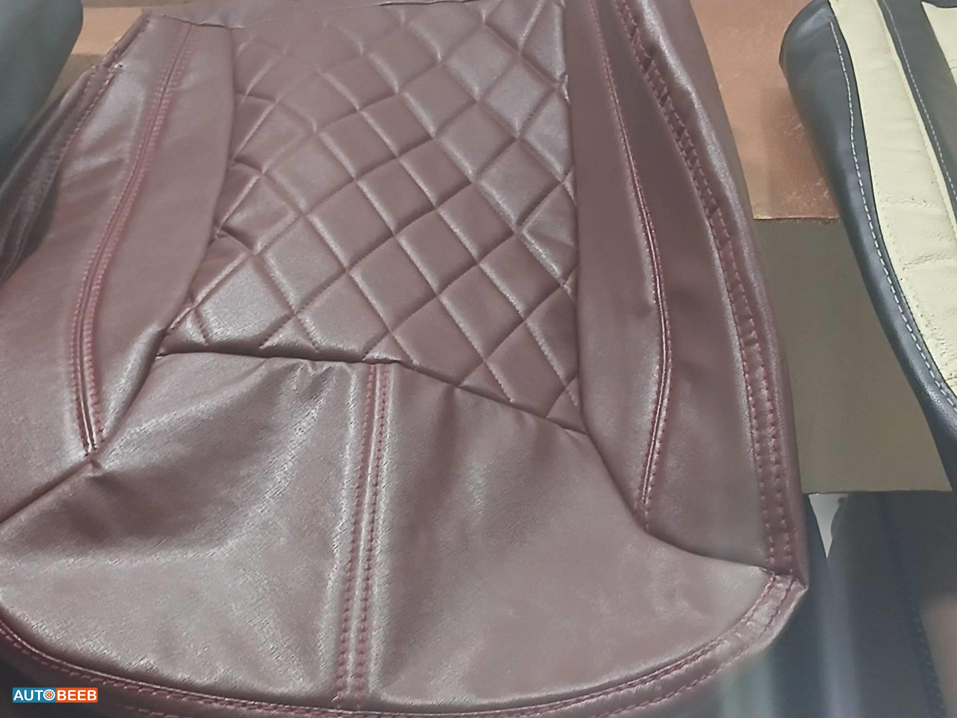 فرش بني 