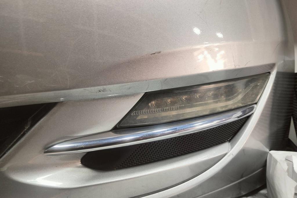 Lights Spotlight Lincoln MKZ