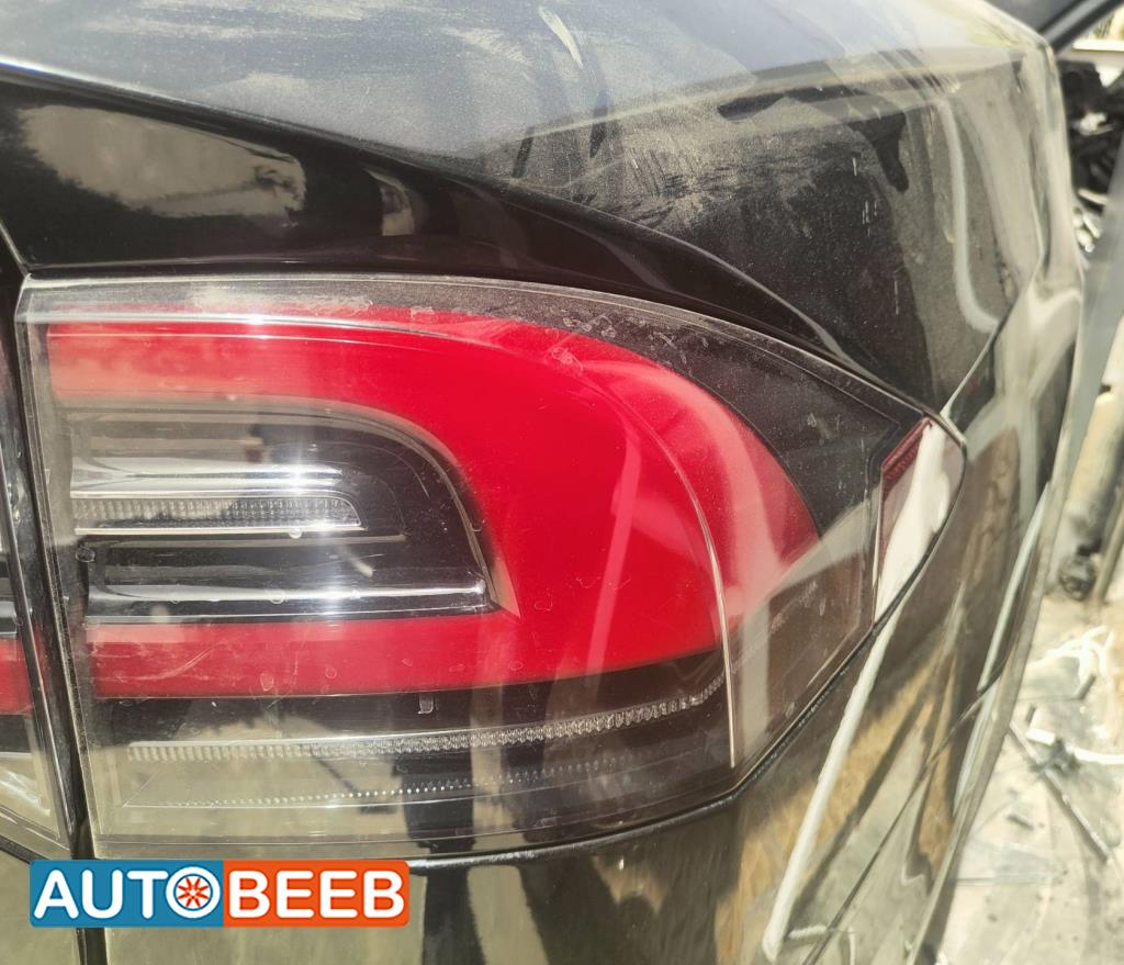 ضوء خلفي يمين تيسلا x 2018 2019