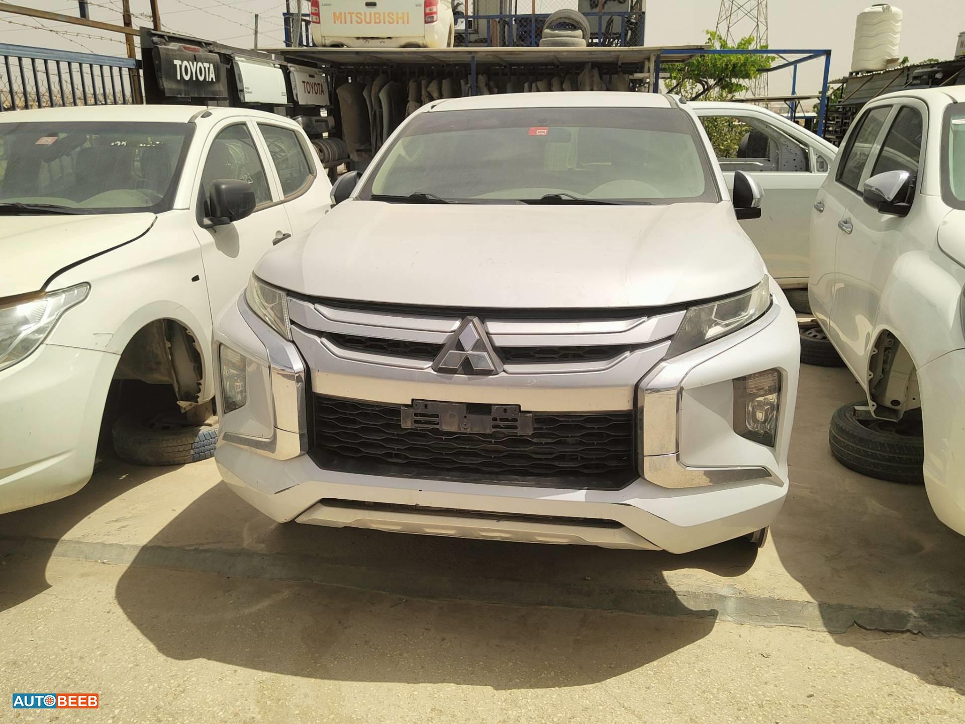 غرفه كاملة ميتسوبيشي l200 2021 2022