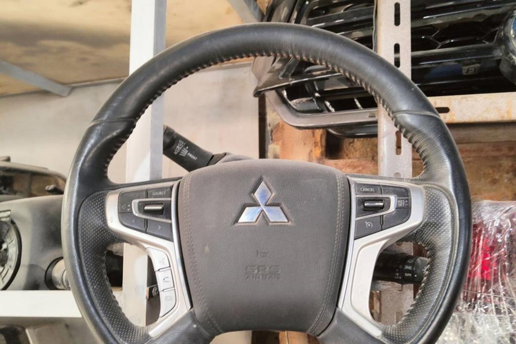 Cabin  Steering Wheel Mitsubishi L200