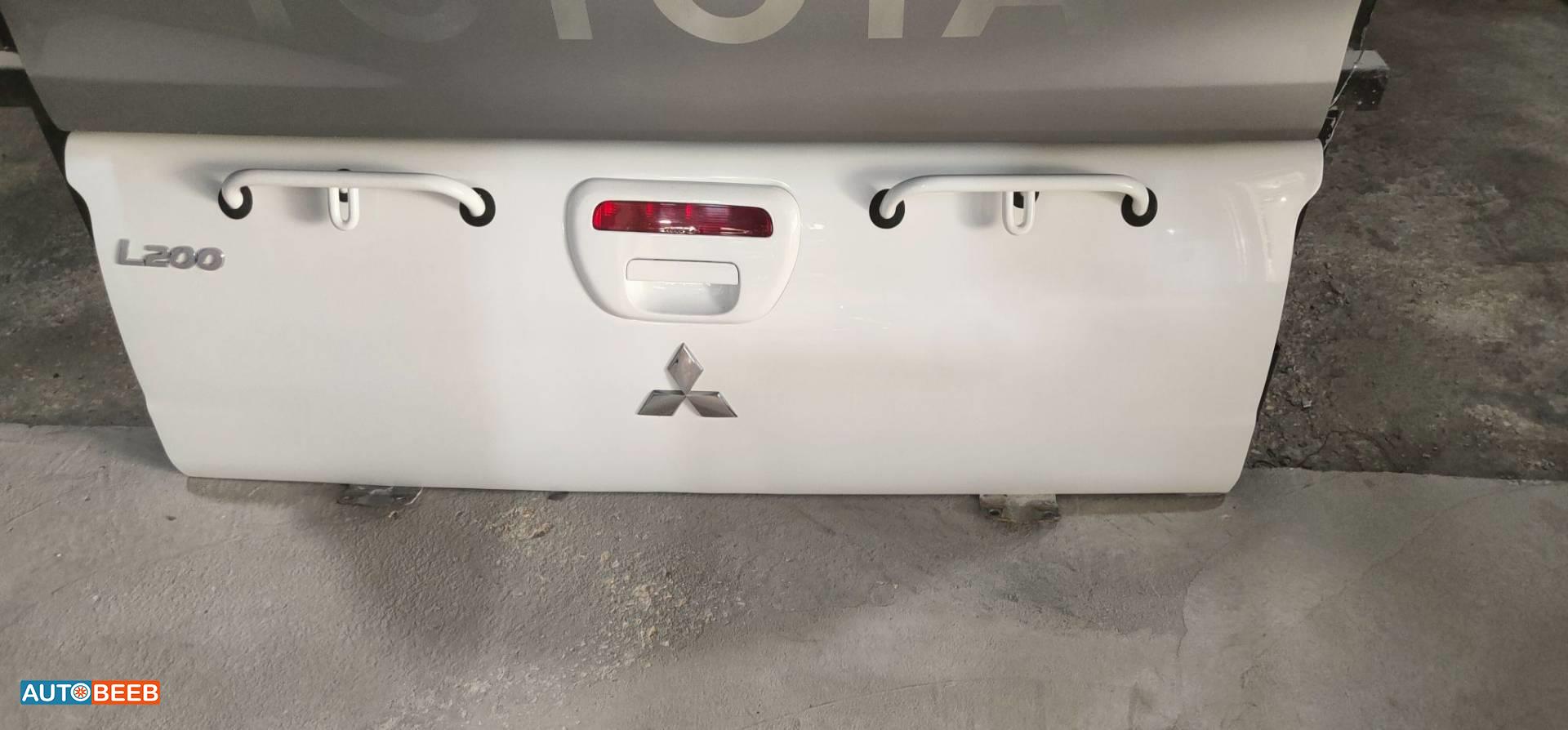 Body  Trunk Mitsubishi L200
