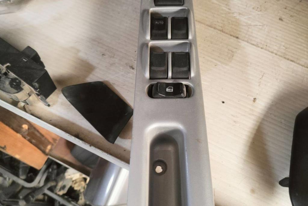 Cabin  Control buttons Isuzu D-Max