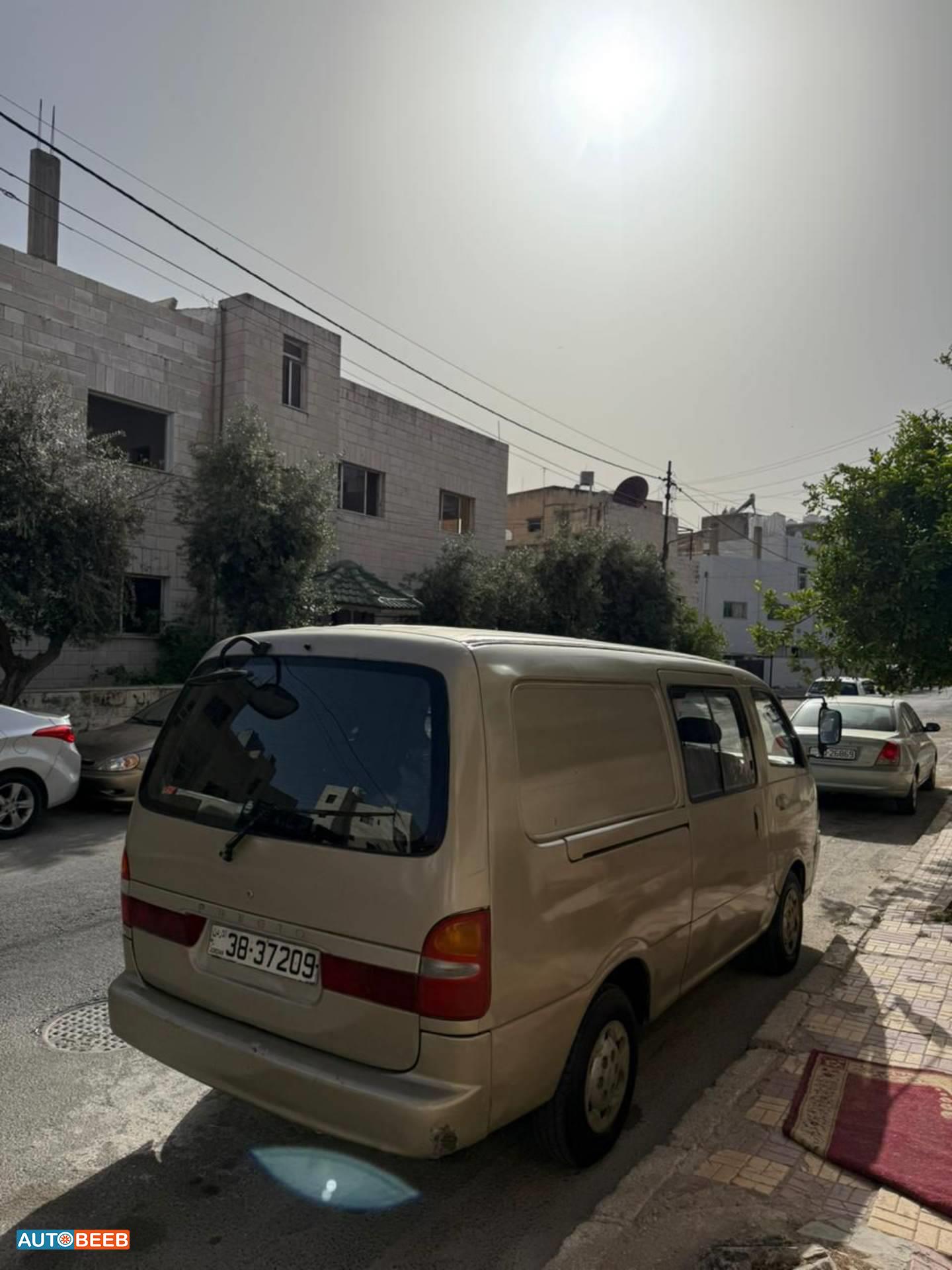KIA Pregio 2001