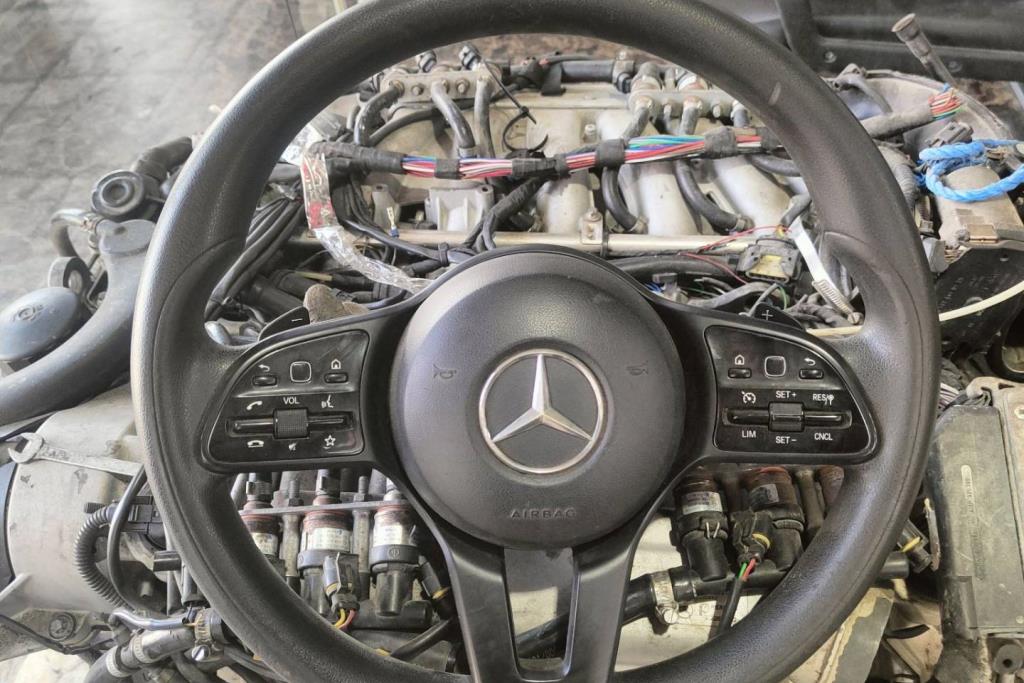 Cabin  Steering Wheel Mercedes Benz E200