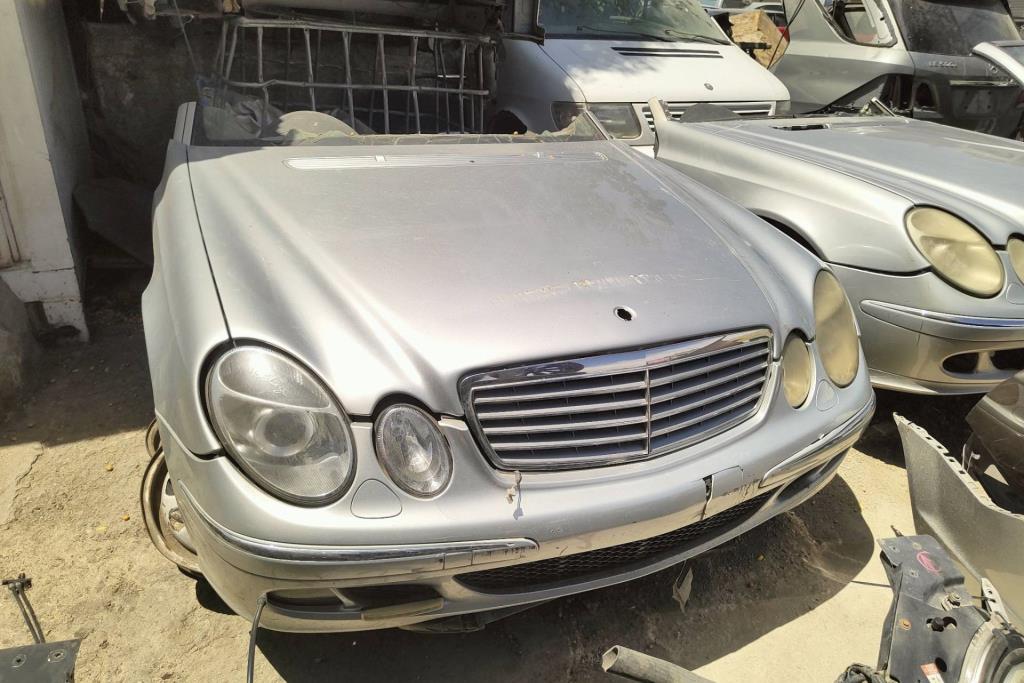 Body  Front clip Mercedes Benz E200