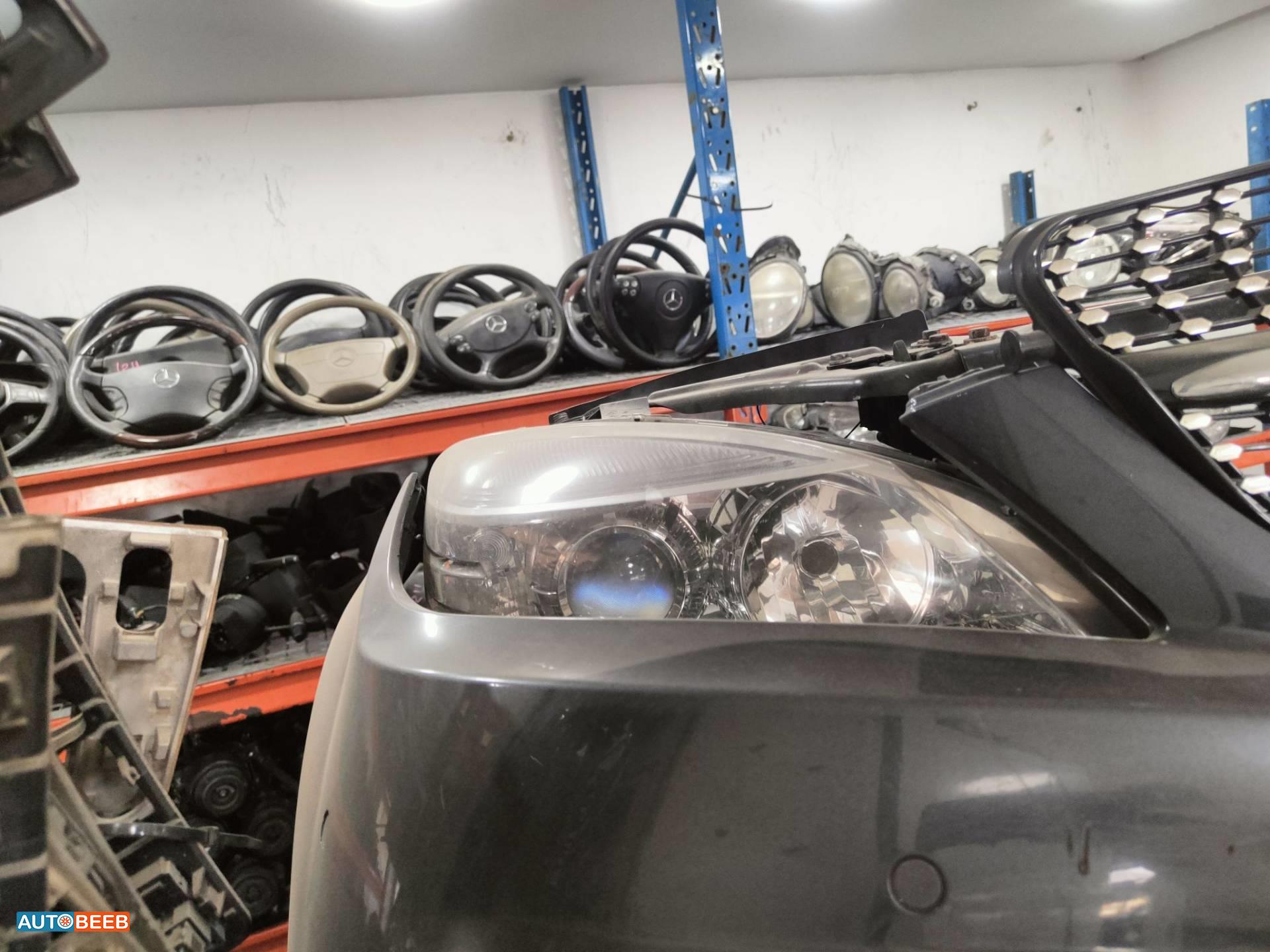Lights Front light Mercedes Benz C200