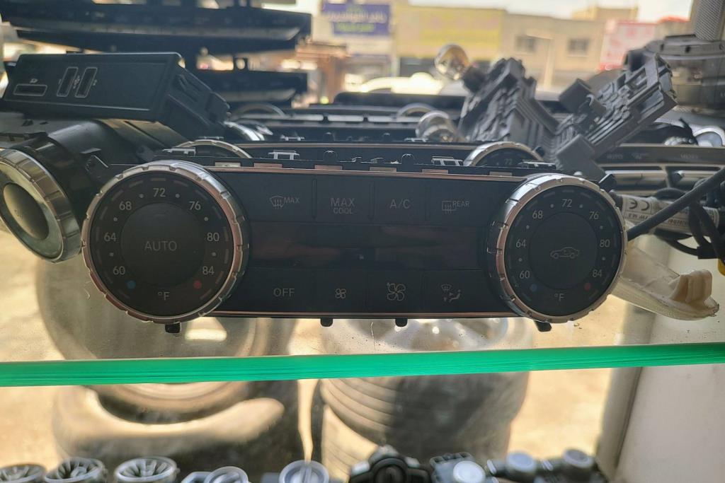 Cabin  Control buttons Mercedes Benz C200