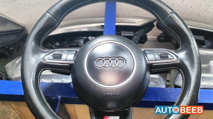 Cabin  Steering Wheel Audi S5