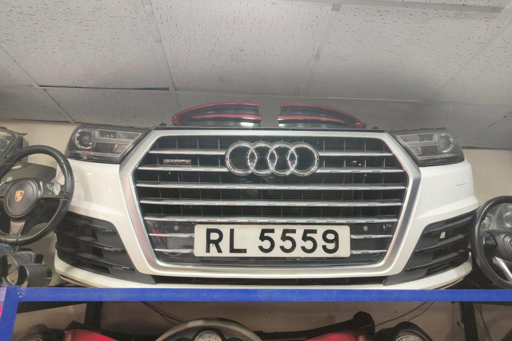 Body  Bumper Audi Q7