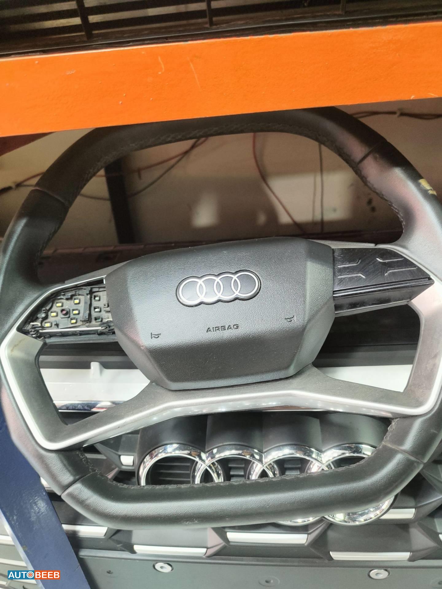 Cabin  Steering Wheel Audi Q4